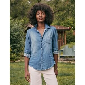 Frank & Eileen Barry Button Up Shirt XS Distressed Vintage Wash Famous Denim
